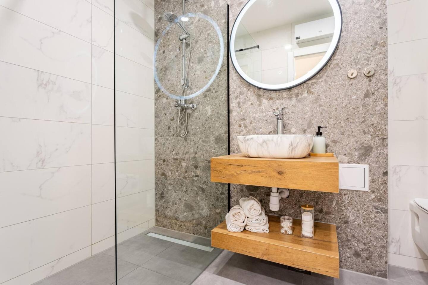 Center Apartment Pia Omis Ngoại thất bức ảnh